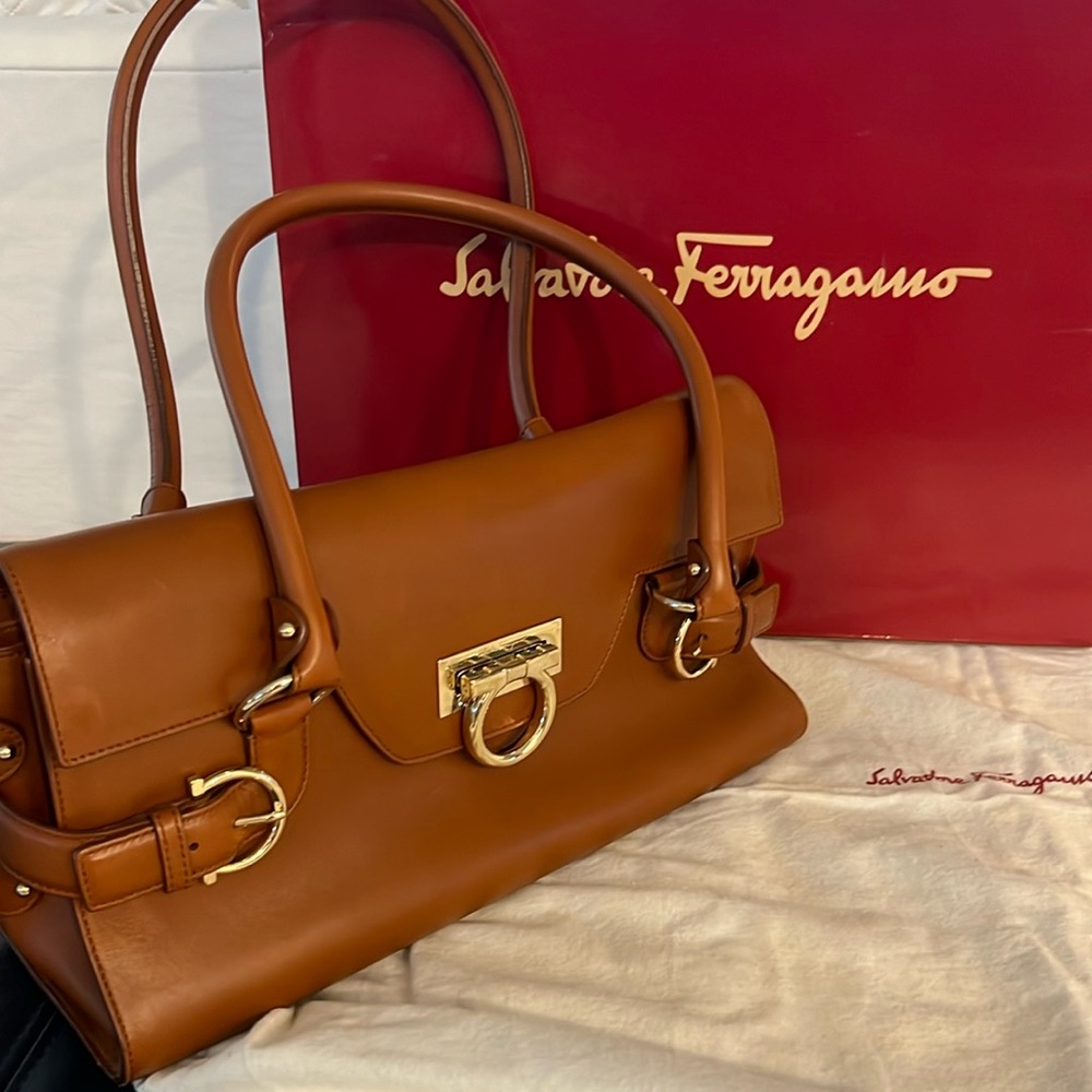 Salvador Ferragamo Calf leather handbag